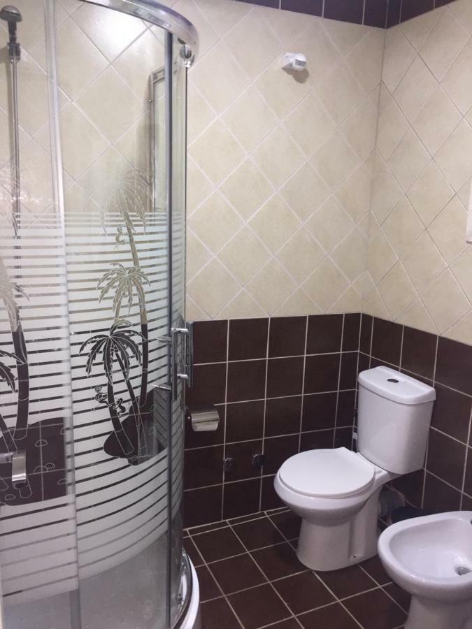 Hotel Bujtina Bicolli Korce Exterior foto